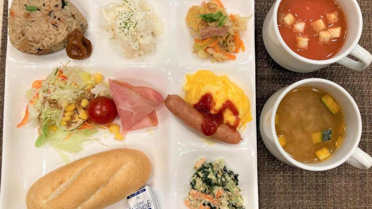 Toyoko Inn Okinawa Naha Kokusai-Dori Miebashi-Eki Esterno foto